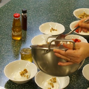 Sirup von Robinienblüten und Fichte